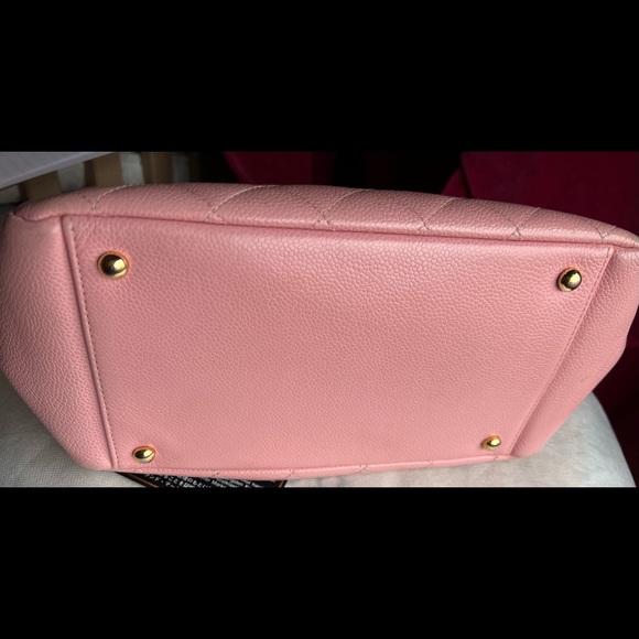 Gorgeous CHANEL bag - Picture 4 of 6